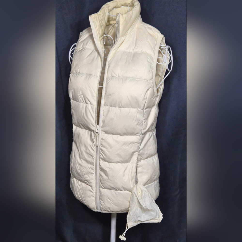 Dip Cream Quilted Vest - Picture 3 of 4